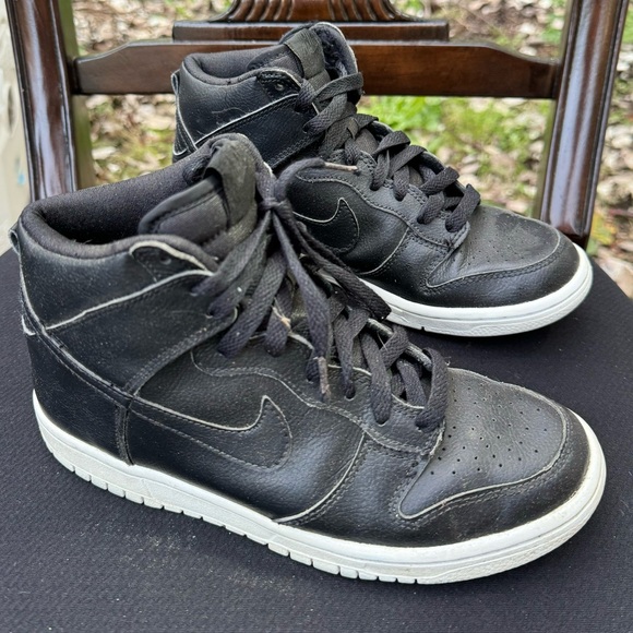 Nike Dunk High GS 'Black' Women's Size 7. (5.5Y) - Picture 3 of 8